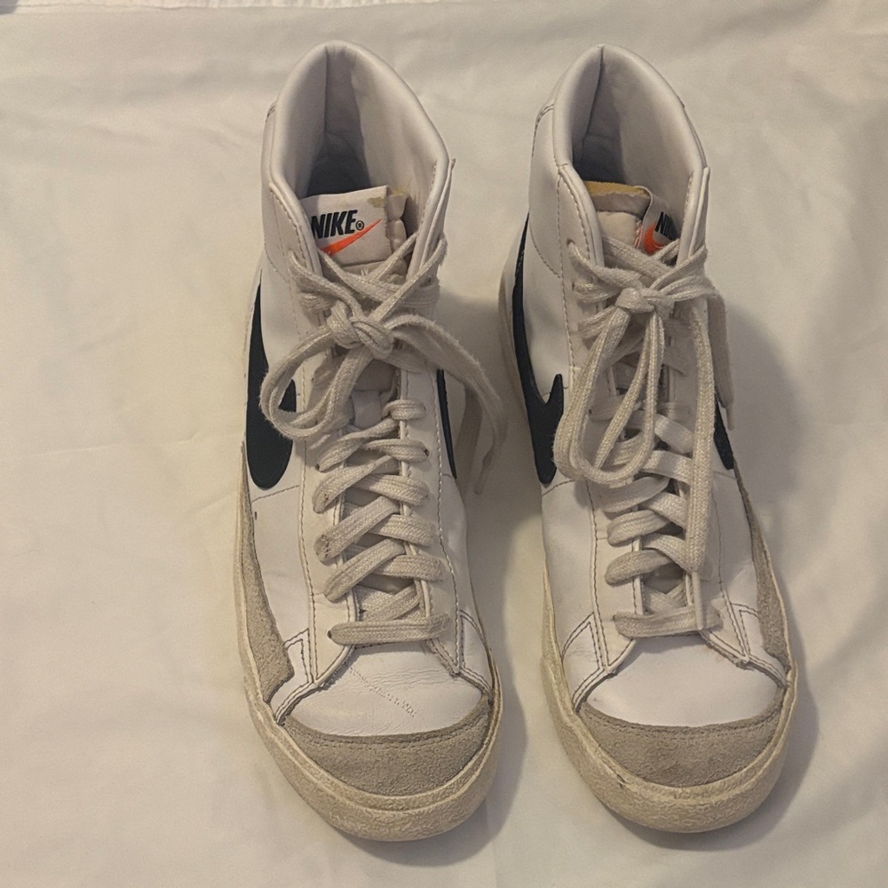 Nike Women's Blazer Mid '77 Vintage